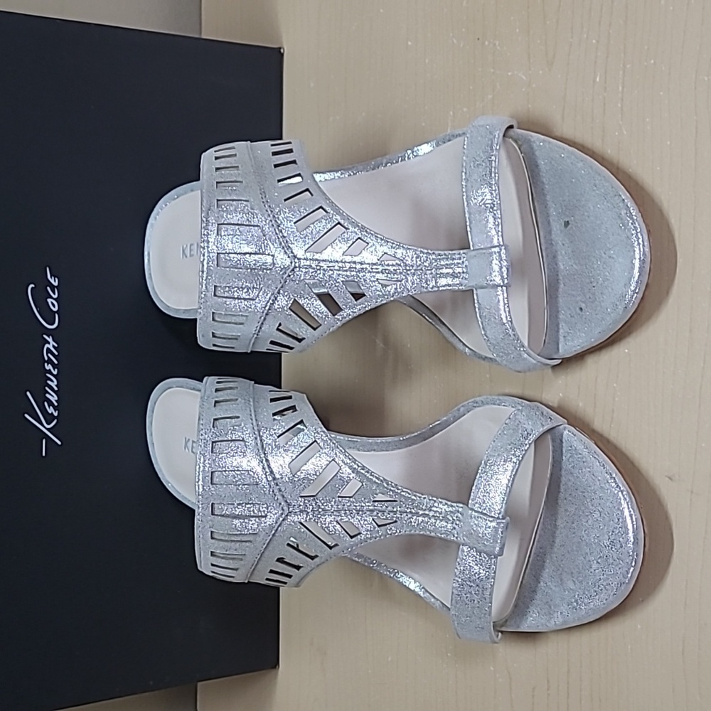 Kenneth Cole Aria Leather 2.25" Heel Slide Sandals Metallic Silver 8.5 Like New